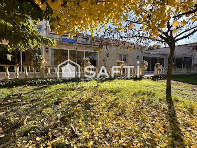 Vente Maison 10 pièces 385 m2 Montpeyroux