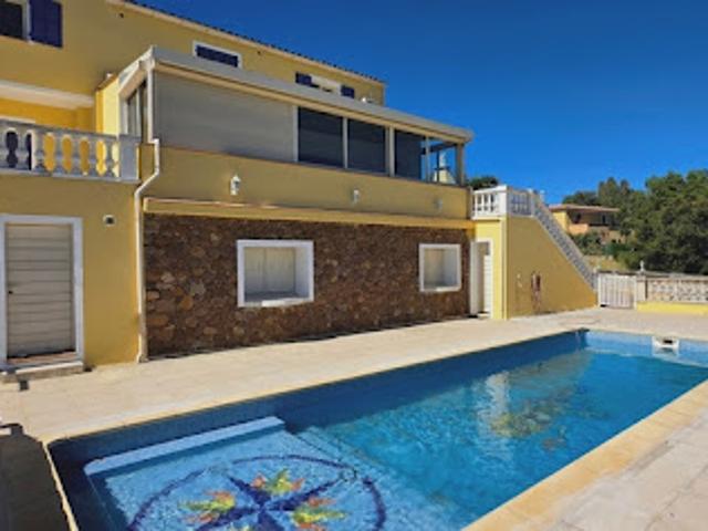 Vente Maison 10 pièces 305 m2 Calenzana