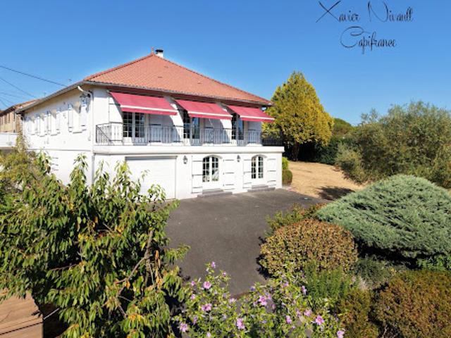 Vente Maison 10 pièces 305 m2 Moncoutant