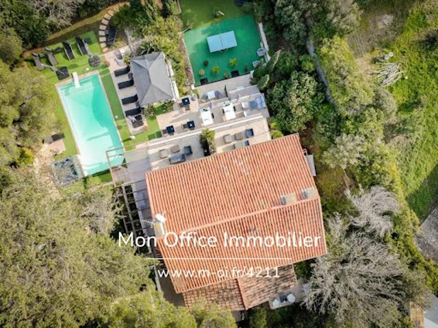 Vente Maison 10 pièces 308 m2 Saint aygulf