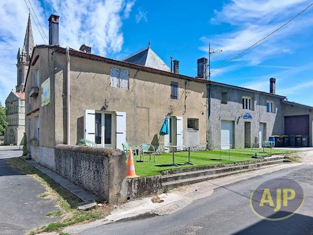 Vente Maison 10 pièces 309 m2 Saint Christoly Médoc