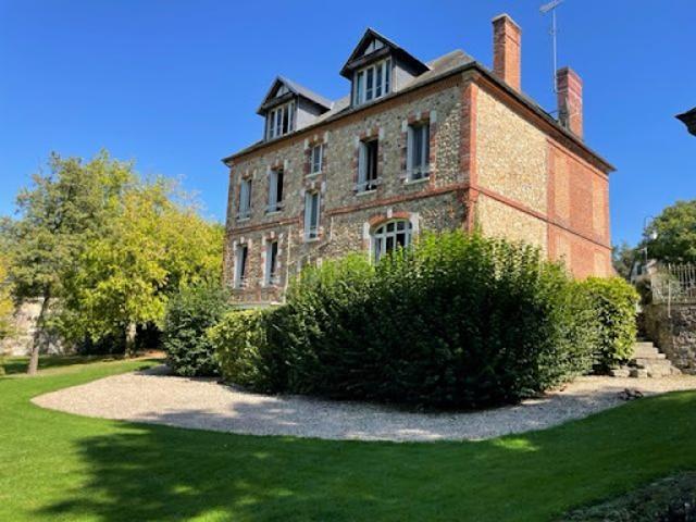 Vente Maison 10 pièces 316 m2 Bernay
