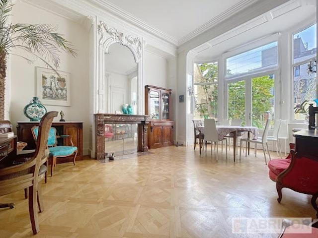 Vente Maison 10 pièces 318.52 m2 Lille