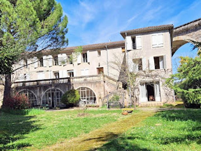 Vente Maison 10 pièces 349 m2 Bédarieux
