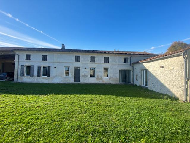 Vente Maison 10 pièces 319 m2 Coulonges