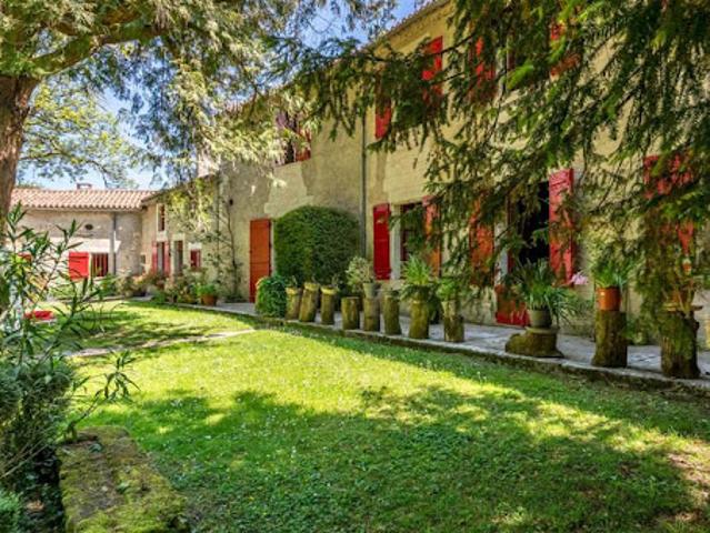 Vente Maison 10 pièces 320 m2 Perigueux