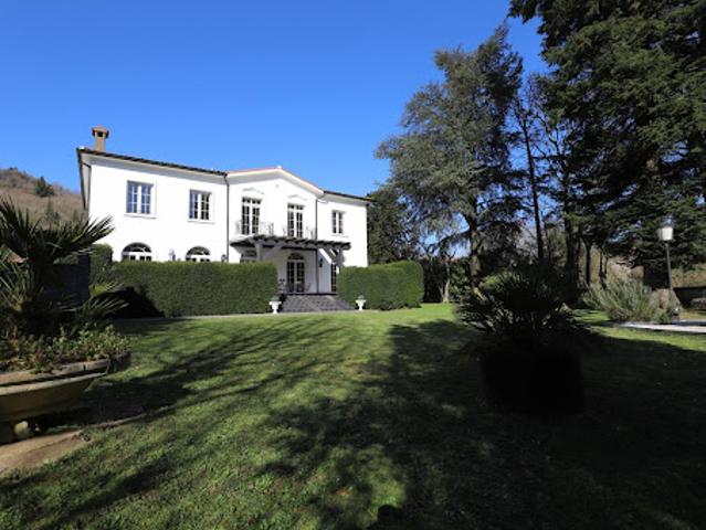 Vente Maison 10 pièces 321 m2 Labastide Rouairoux