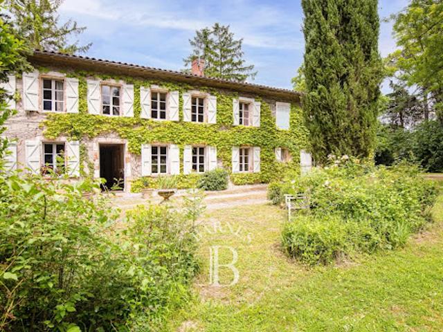 Vente Maison 10 pièces 328.53 m2 Lanta