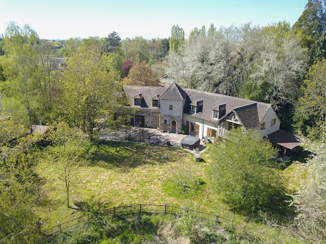 Vente Maison 10 pièces 328 m2 Jouy le Châtel