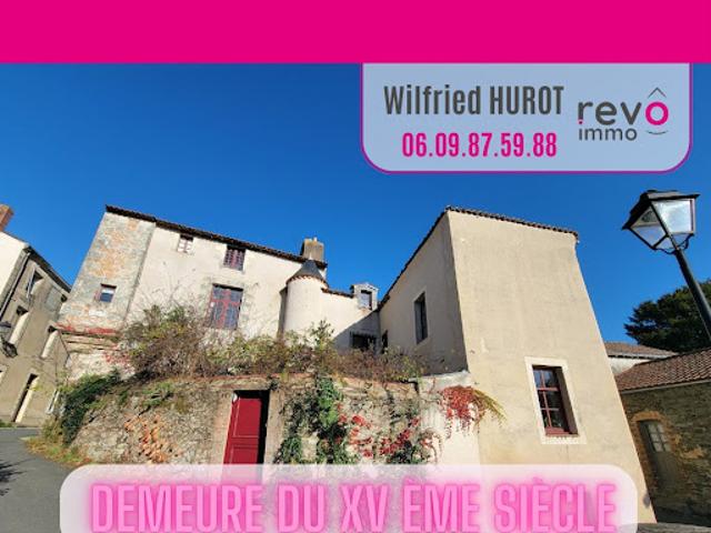Vente Maison 10 pièces 333 m2 Beaupréau