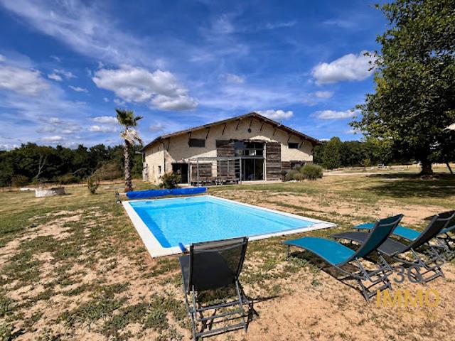 Vente Maison 10 pièces 331 m2 Auros