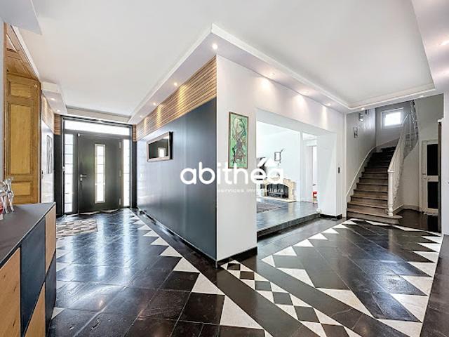 Vente Maison 10 pièces 331 m2 Cantin