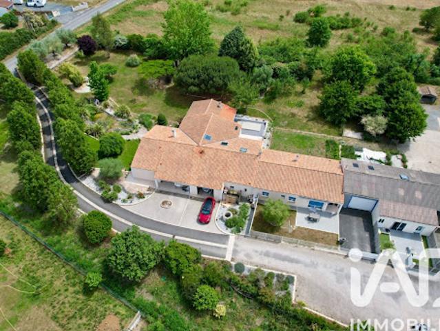 Vente Maison 10 pièces 337 m2 Tonnay Charente