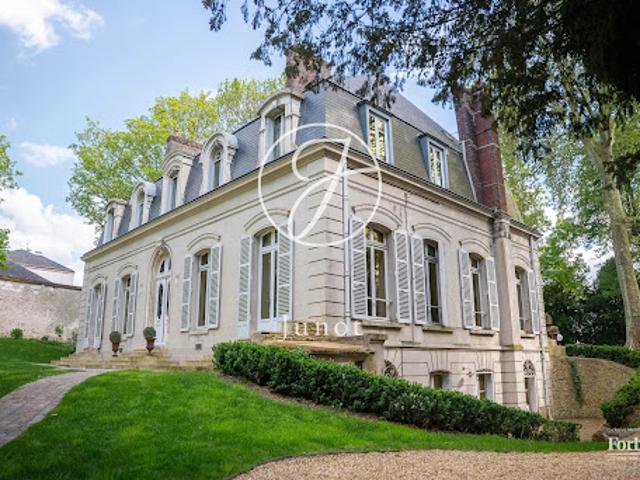 Vente Maison 10 pièces 339.1 m2 Sens