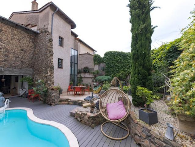 Vente Maison 10 pièces 445 m2 Villerest