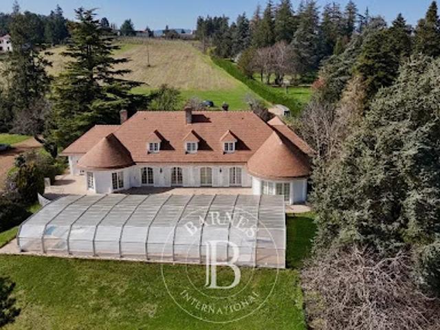 Vente Maison 10 pièces 455.7 m2 Roanne