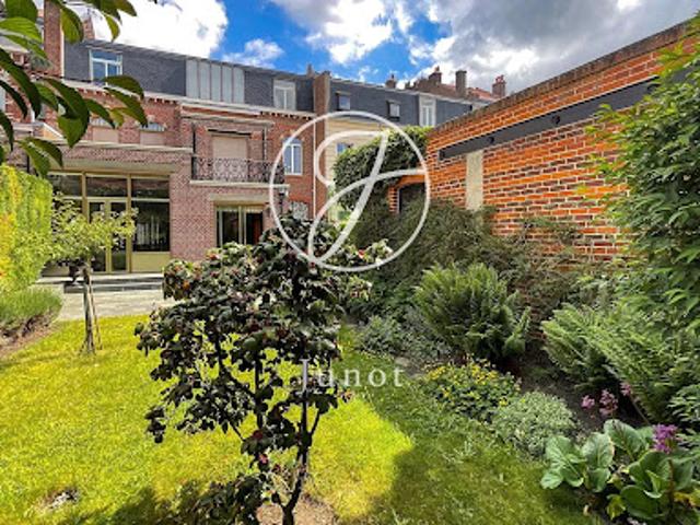 Vente Maison 10 pièces 470 m2 Lille