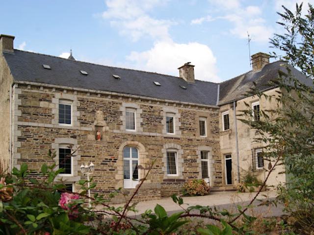 Vente Maison 10 pièces 475 m2 Ploermel