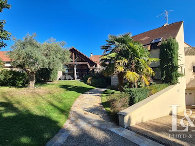 Vente Maison 10 pièces 482 m2 Verrieres le buisson