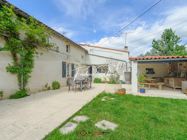 Vente Maison 10 pièces 495 m2 Marans