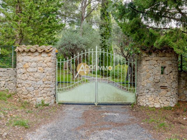 Vente Maison 10 pièces 400 m2 Le Revest les Eaux
