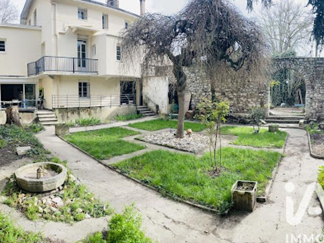 Vente Maison 10 pièces 420 m2 Le Pouzin