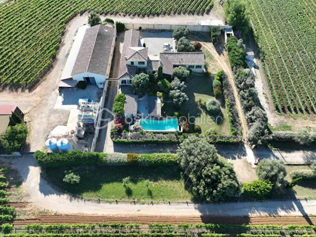 Vente Maison 10 pièces 550 m2 Beauvoisin
