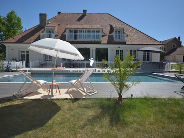 Vente Maison 10 pièces 585 m2 Dammarie les Lys