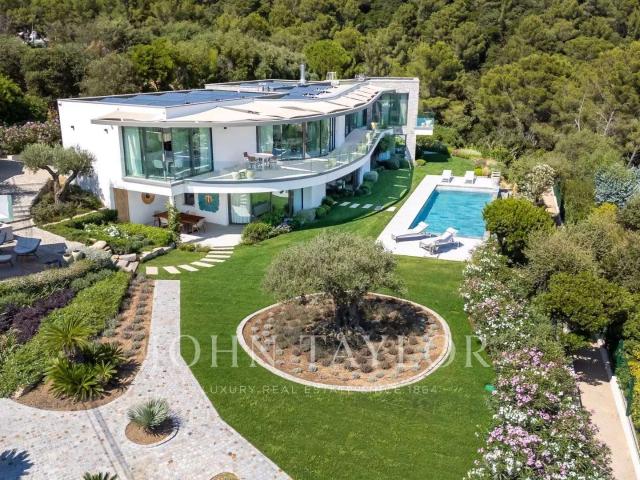 Vente maison 11 pièces Cavalaire sur Mer 83