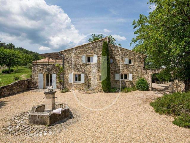 Vente maison 11 pièces Céreste 04