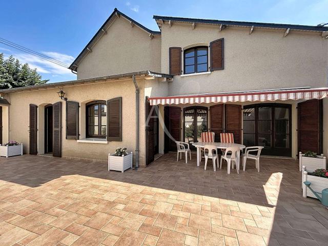 Vente maison 11 pièces Château Gontier sur Mayenne 53