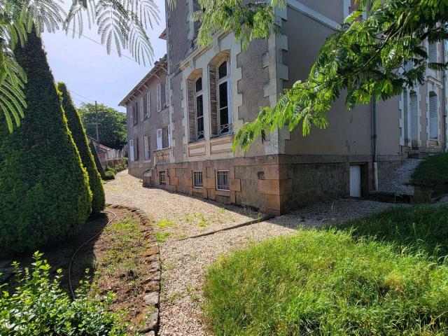 Vente maison 11 pièces Chemille 49