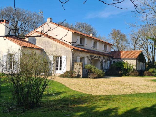 Vente maison 11 pièces Clisson 44