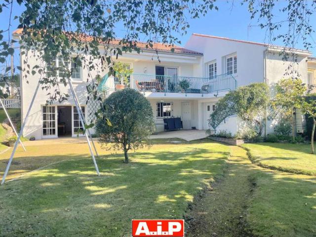 Vente maison 11 pièces La Châtaigneraie 85