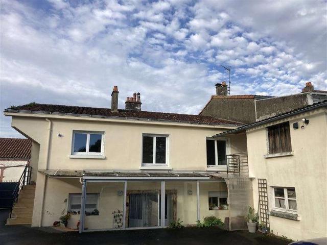 Vente maison 11 pièces La Roche sur Yon 85