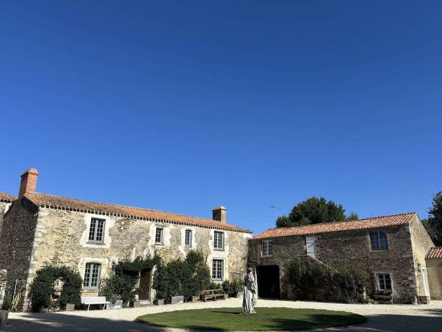 Vente maison 11 pièces Le Fenouiller 85