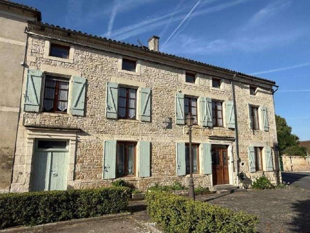 Vente maison 11 pièces Ruffec 16