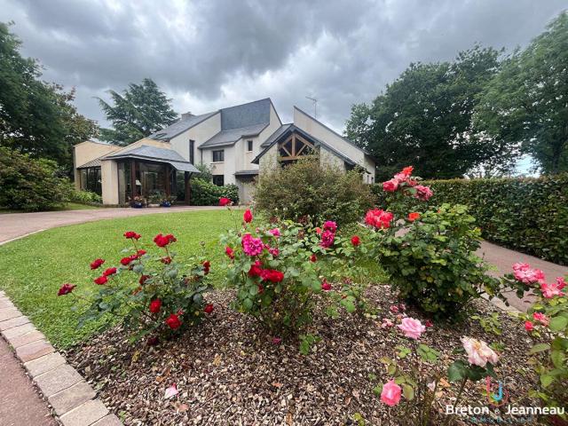 Vente maison 11 pièces Saint Berthevin 53