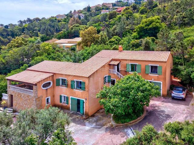 Vente maison 11 pièces Saint Raphaël 83