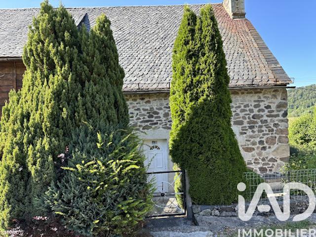 Vente Maison 11 pièces 141 m2 Riom ès Montagnes
