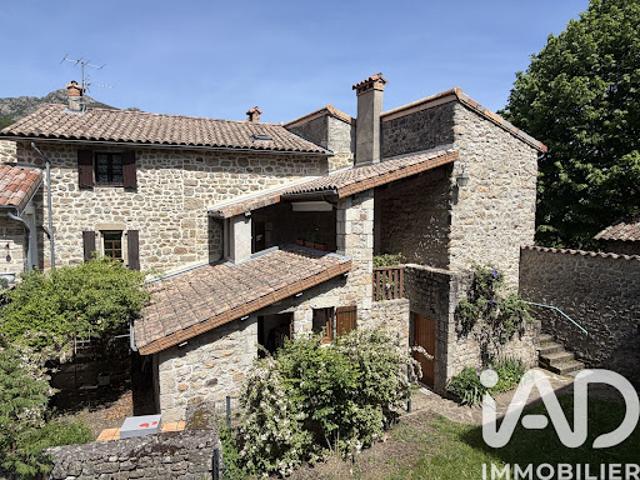 Vente Maison 11 pièces 145 m2 La Souche