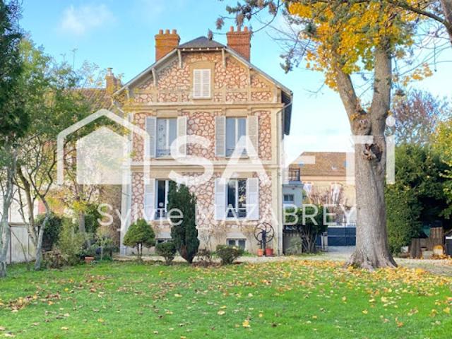 Vente Maison 11 pièces 190 m2 Gouaix