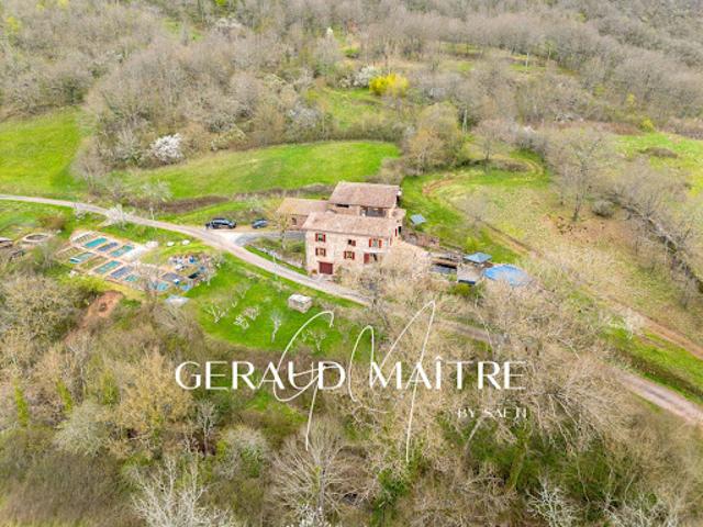 Vente Maison 11 pièces 240 m2 Broquiès