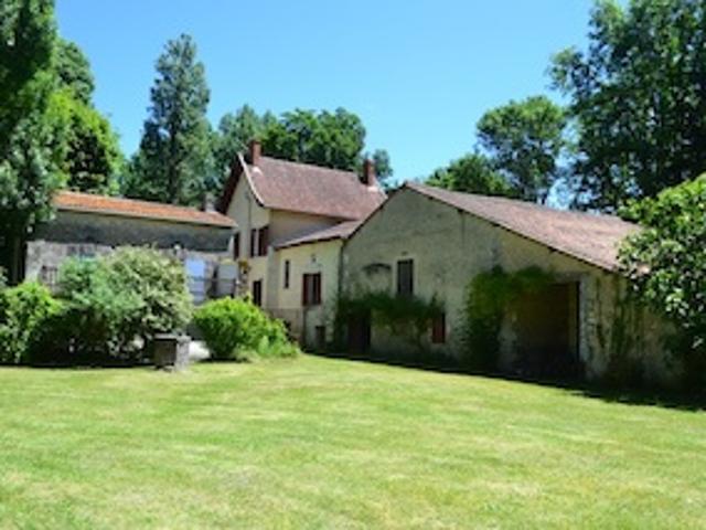 Vente Maison 11 pièces 240 m2 Nanteuil Auriac de Bourzac