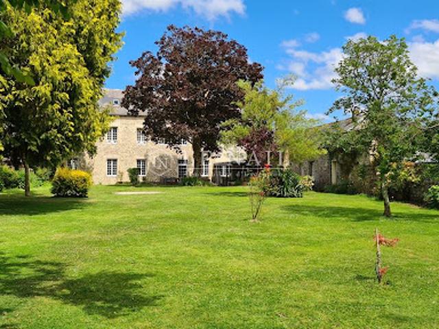 Vente Maison 11 pièces 246 m2 Coutances