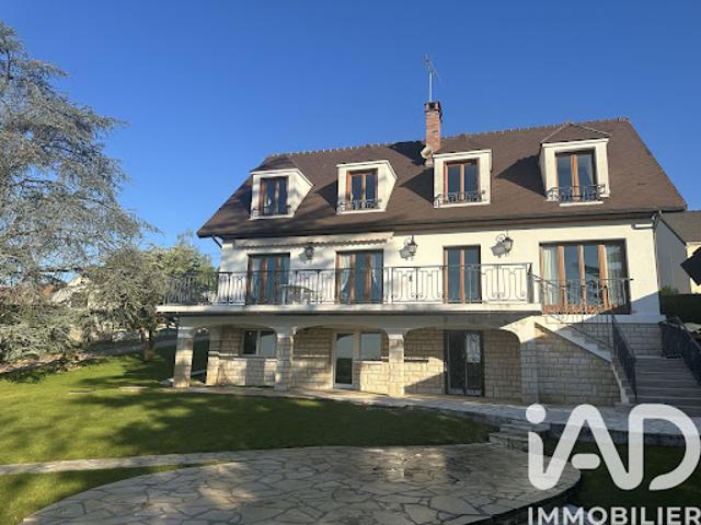 Vente Maison 11 pièces 253 m2 Saint Fargeau Ponthierry