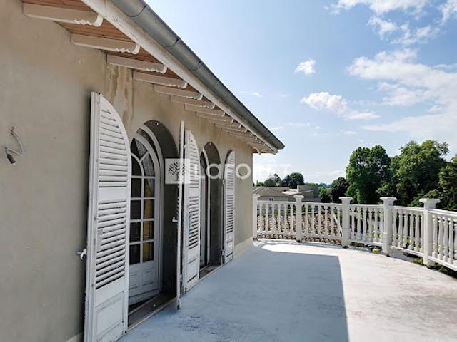 Vente Maison 11 pièces 250 m2 Reyrieux