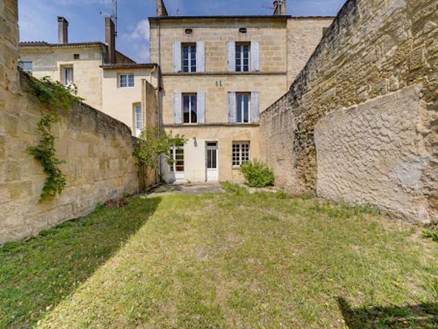 Vente Maison 11 pièces 260 m2 Saint André de Cubzac