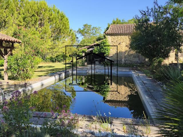 Vente Maison 11 pièces 260 m2 Saint Colomb de Lauzun