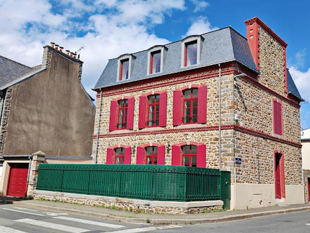 Vente Maison 11 pièces 262 m2 Saint Brieuc